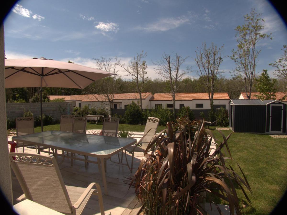Villa D'Eau Douce Les Achards  Eksteriør billede